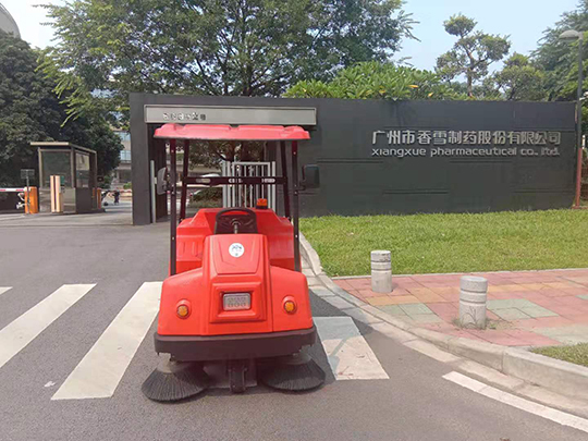  電動清掃車的工作原理及作用