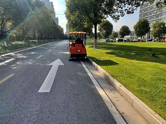 電動掃地車