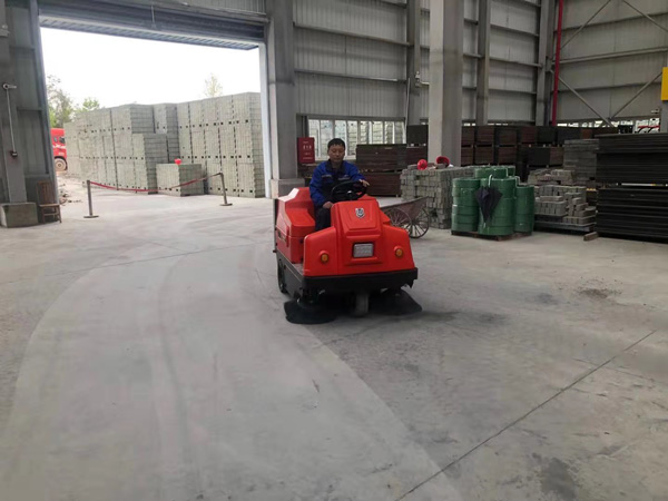 手推式掃地機(jī)怎么樣？綜合特點(diǎn)介紹