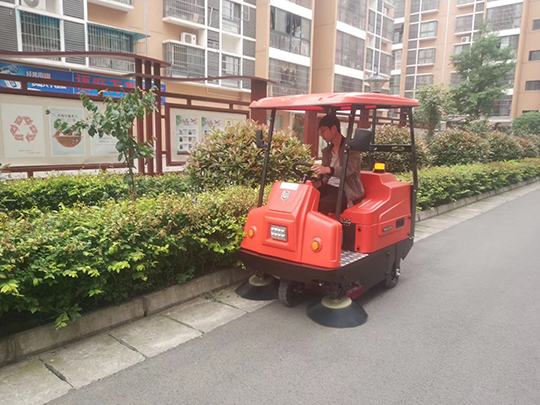 電動掃地車多少錢一臺